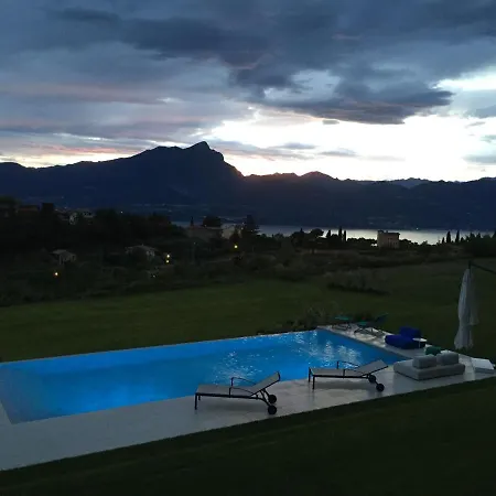 Hideaway Am Gardasee - Mit Infinity Pool Torri Del Benaco