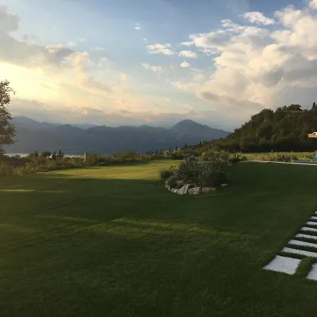 Hideaway Am Gardasee - Mit Infinity Pool Apartamento *