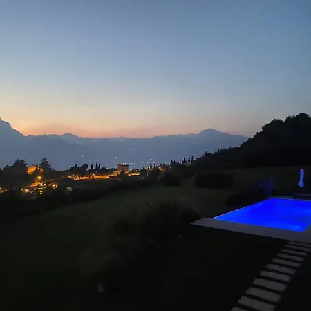 Hideaway Am Gardasee - Mit Infinity Pool Apartamento *