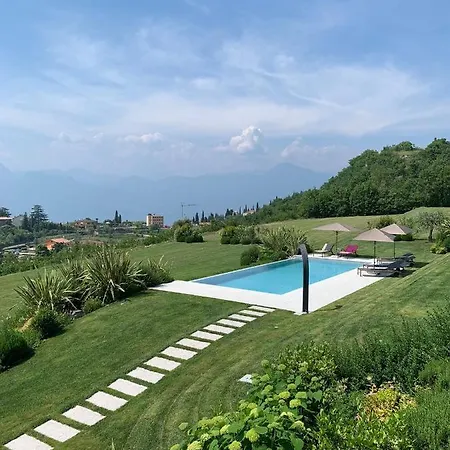 Hideaway Am Gardasee - Mit Infinity Pool